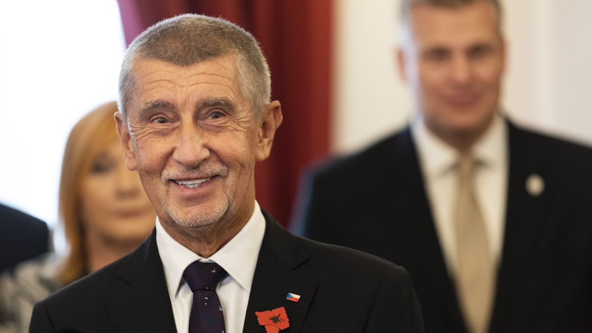 Kdo zaplatí sliby nové vlády? Ekonom odpovídá